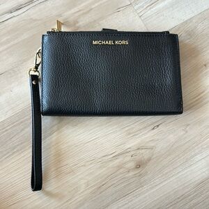Michael Kors wallet wristband purse